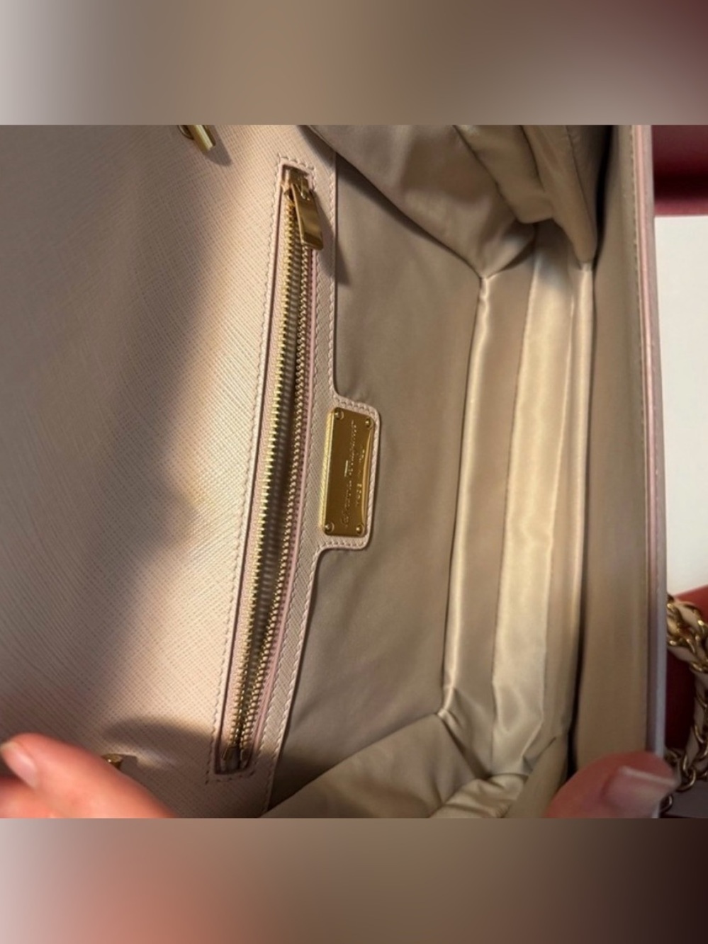 Salvatore Ferragamo Vara Ginny Bow Chain Flap Crossbody Beige (Macaron) - Picture 4 of 7